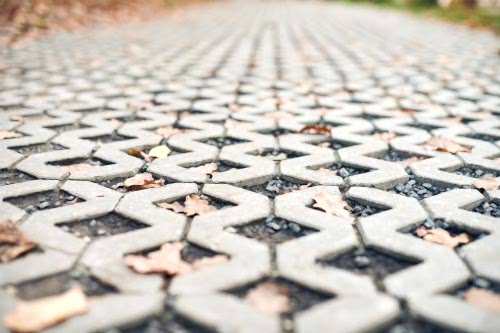 Taş Döşeme Uygulamaları: Estetik ve Dayanıklı Zemin Çözümleri