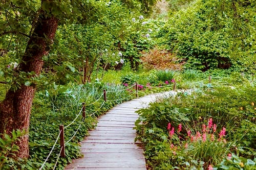 Travers Uygulamaları: Doğal, Ahşap ve Estetik Peyzaj Çözümleri